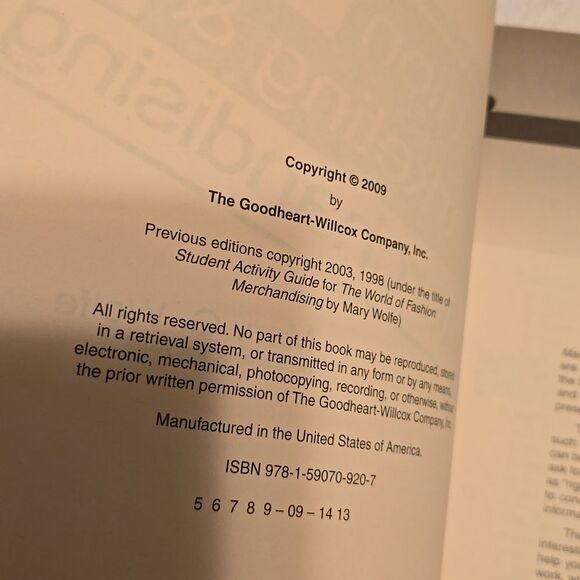 Student Handbook Fashion Marketing and Merchandising by Mary Wolfe - Picture 3 of 6